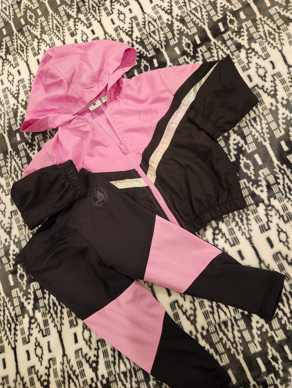Body Gloves Girl's Pink and Black Hooded Jacket and Pants Set, Size 2T